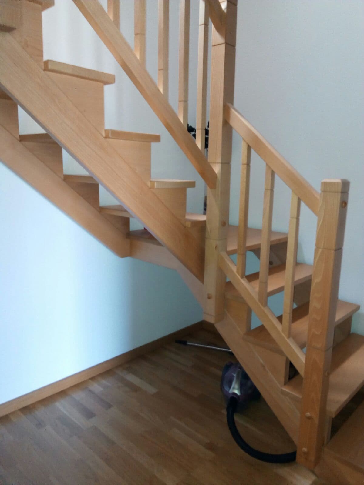 Fabricación e instalación de escaleras de madera
